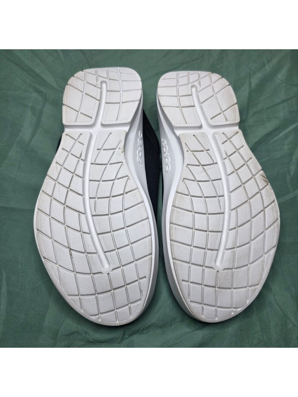 OOFOS OOcoozie Sport Men's Size 14 Black White Mesh Slipper Recovery Mules - Picture 6 of 9